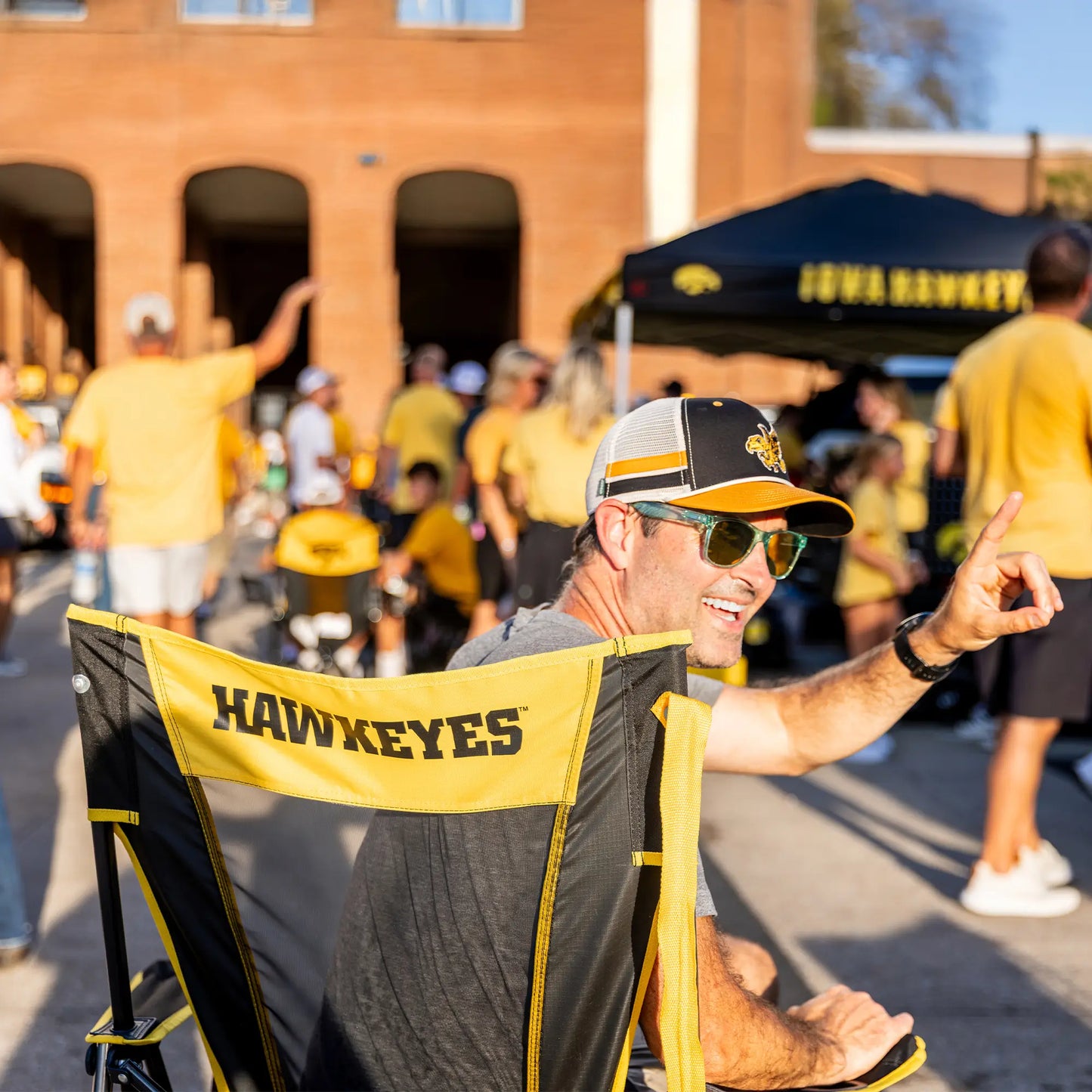 College Comfort Pro Rocker™ - Iowa Hawkeyes - Easy Comfort Pick