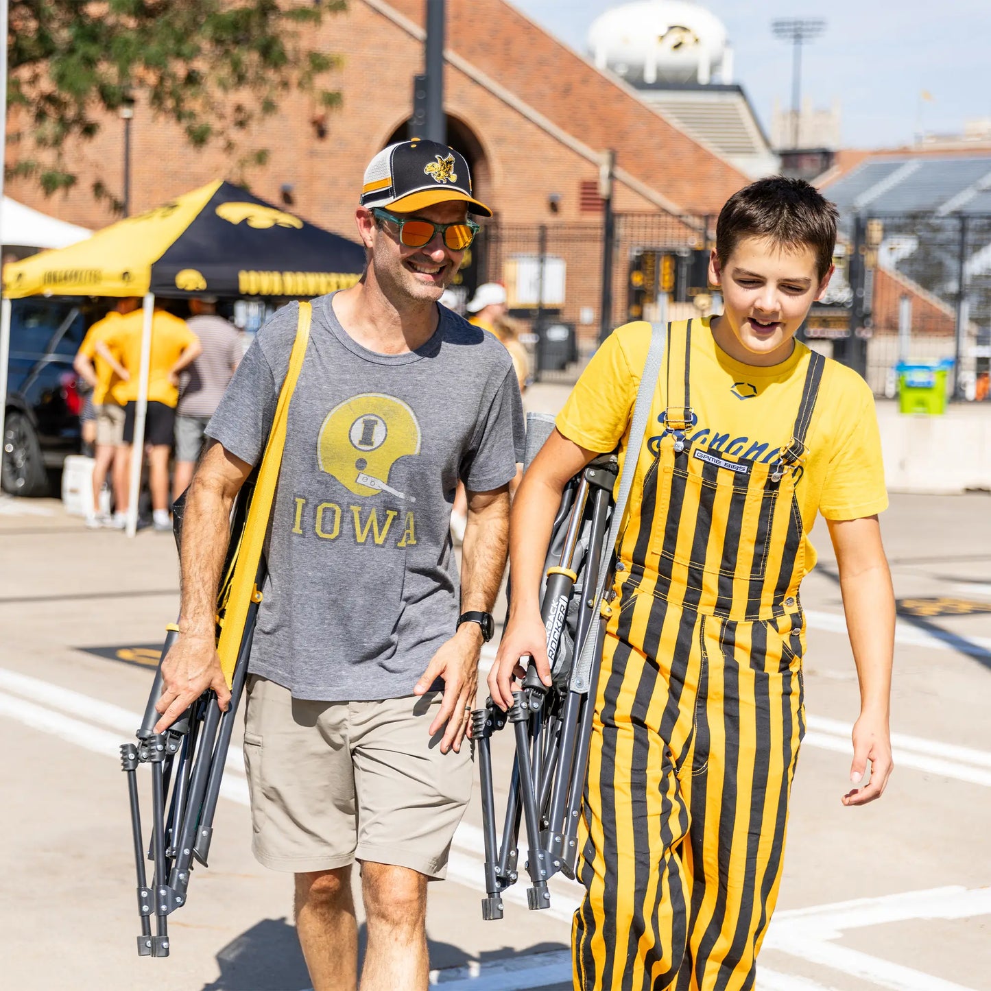 College Comfort Pro Rocker™ - Iowa Hawkeyes - Easy Comfort Pick